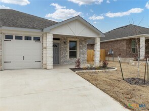 5221 Rose Gdn Lp in Killeen, TX - Foto de edificio - Building Photo