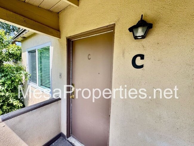 316 W Arrow Hwy in Upland, CA - Building Photo - Building Photo
