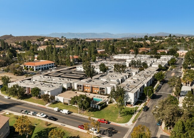 Arrive Laurie Lane in Thousand Oaks, CA - Building Photo - Building Photo
