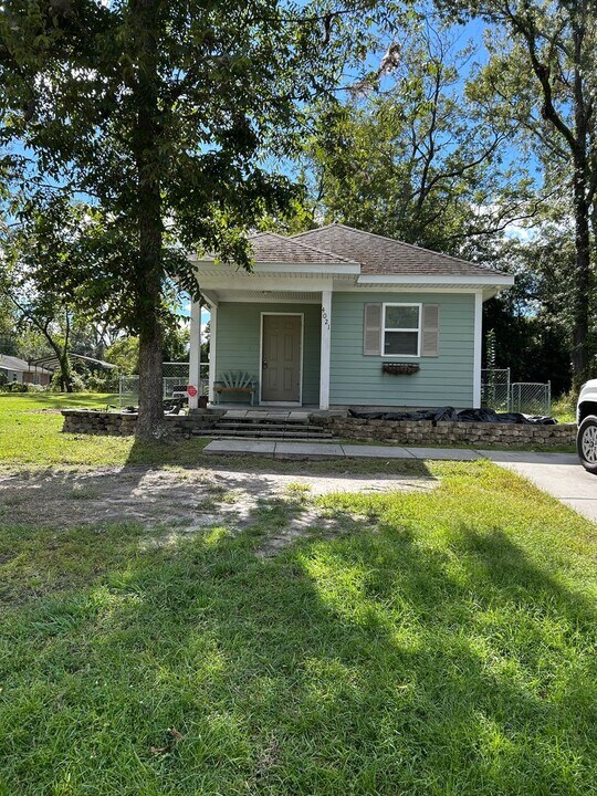 4021 2nd St in Garden City, GA - Building Photo