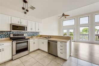 169 Comanche Dr in Lago Vista, TX - Building Photo - Building Photo