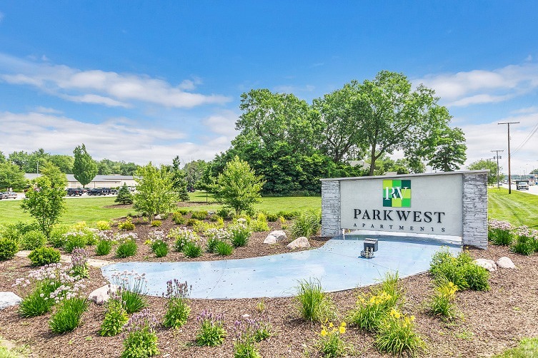 Park West in Griffith, IN - Building Photo