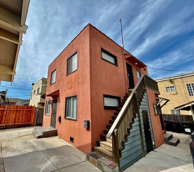 property at 1619 Locust Ave