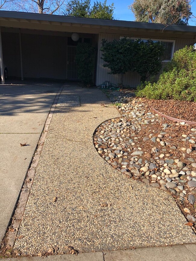 property at 5101-5103 Hemlock St