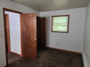 25 Alexander Dr in Hyde Park, NY - Building Photo - Building Photo