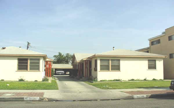 9406 San Luis Ave in South Gate, CA - Building Photo