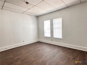 244 W Sessom Dr in San Marcos, TX - Building Photo - Building Photo