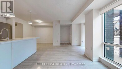 100 Dufay Rd in Brampton, ON - Building Photo - Building Photo