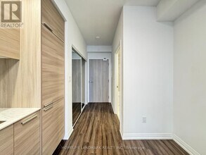 75 Canterbury Pl in Toronto, ON - Building Photo - Building Photo