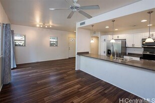 520 Kunehi St in Kapolei, HI - Building Photo