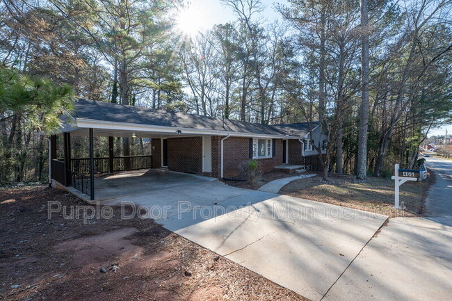 465 N Hairston Rd