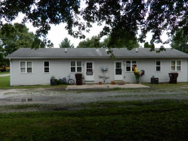 760 S Fulton St in Clinton, IN - Building Photo
