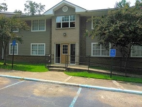 Southbrook Garden in Jackson, MS - Building Photo - Building Photo