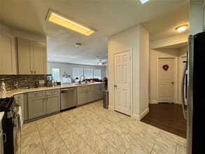 1208 Leah Ln in Round Rock, TX - Building Photo - Building Photo