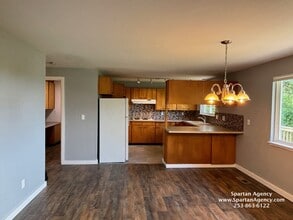 2405 S Meridian in Puyallup, WA - Building Photo - Building Photo