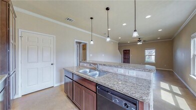 3401 Cullen Trail in College Station, TX - Building Photo - Building Photo