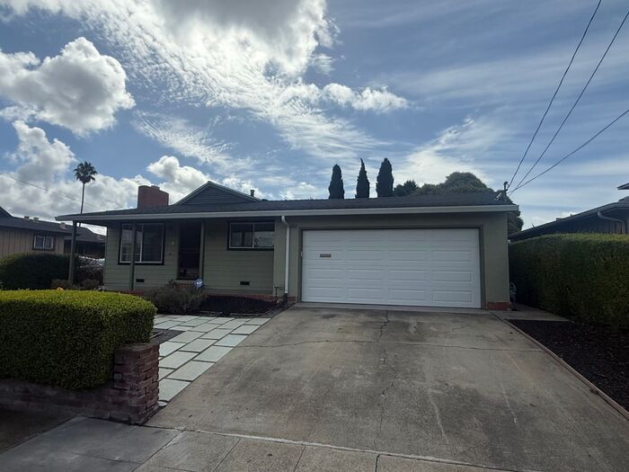 1438 Roosevelt Ave in Hayward, CA - Building Photo