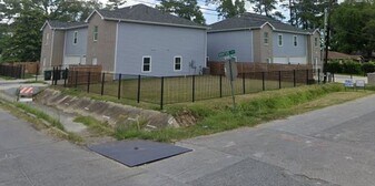 8203 Oak Knoll Ln in Houston, TX - Building Photo