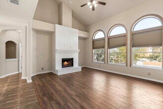 419 Coyanosa Falls in San Antonio, TX - Foto de edificio - Building Photo