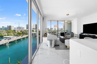 9521 E Bay Harbor Dr in Bay Harbor Islands, FL - Building Photo - Building Photo