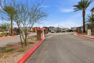 1512 Maya Xing Ave in Henderson, NV - Building Photo - Building Photo