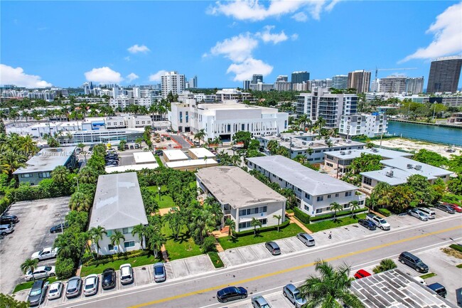 1029 94th St in Bay Harbor Islands, FL - Building Photo - Building Photo