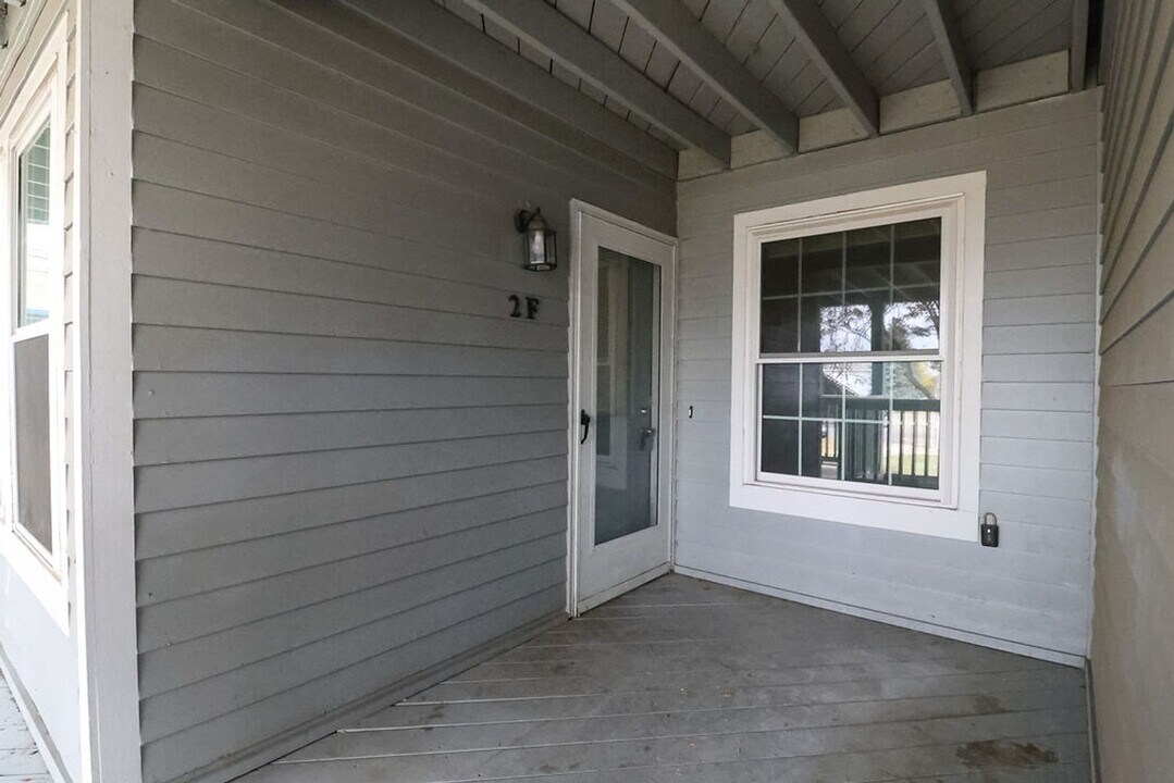 1601 W Swallow Rd-Unit -1601 W Swallow RD Apt 2F in Fort Collins, CO - Building Photo