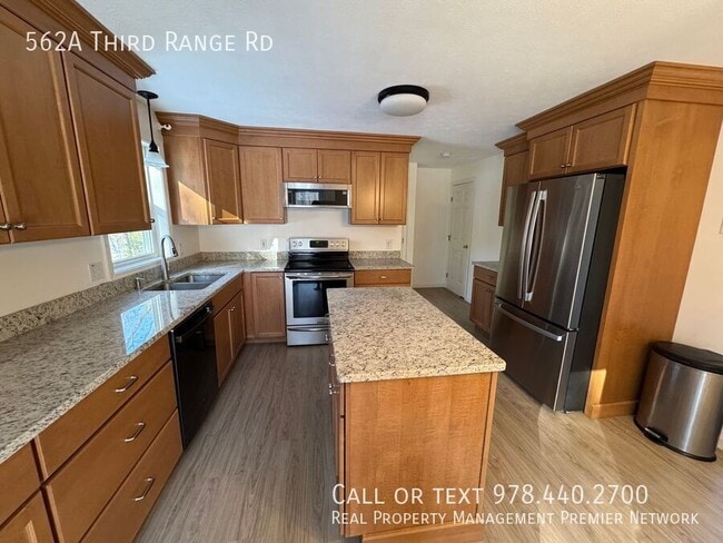 562A Third Range Rd in Pembroke, NH - Building Photo - Building Photo