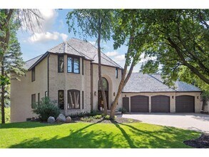 10481 Bluff Rd in Eden Prairie, MN - Building Photo - Building Photo