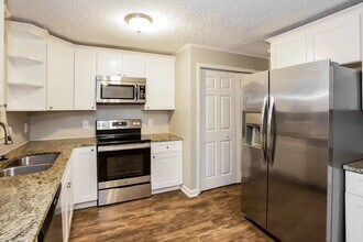 112 Julie Ln in Brandon, FL - Building Photo - Building Photo