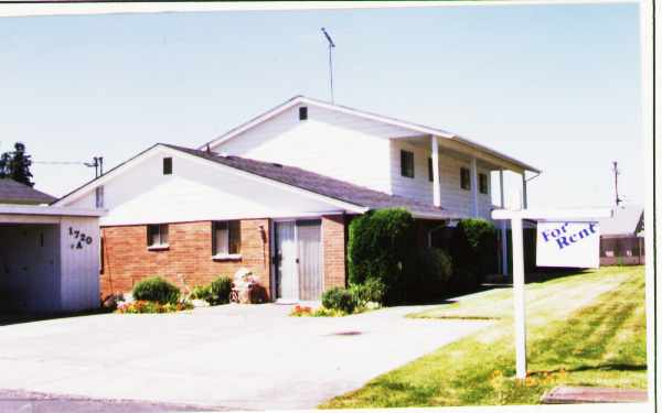 1720 Valley Ave E in Sumner, WA - Foto de edificio