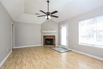 1301 Custer Dr E in Southaven, MS - Building Photo - Building Photo