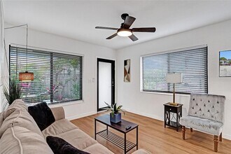 754 NE 40th St, Unit A in Oakland Park, FL - Building Photo - Building Photo