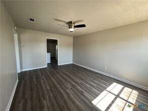 305 N 7th St in Copperas Cove, TX - Building Photo - Building Photo