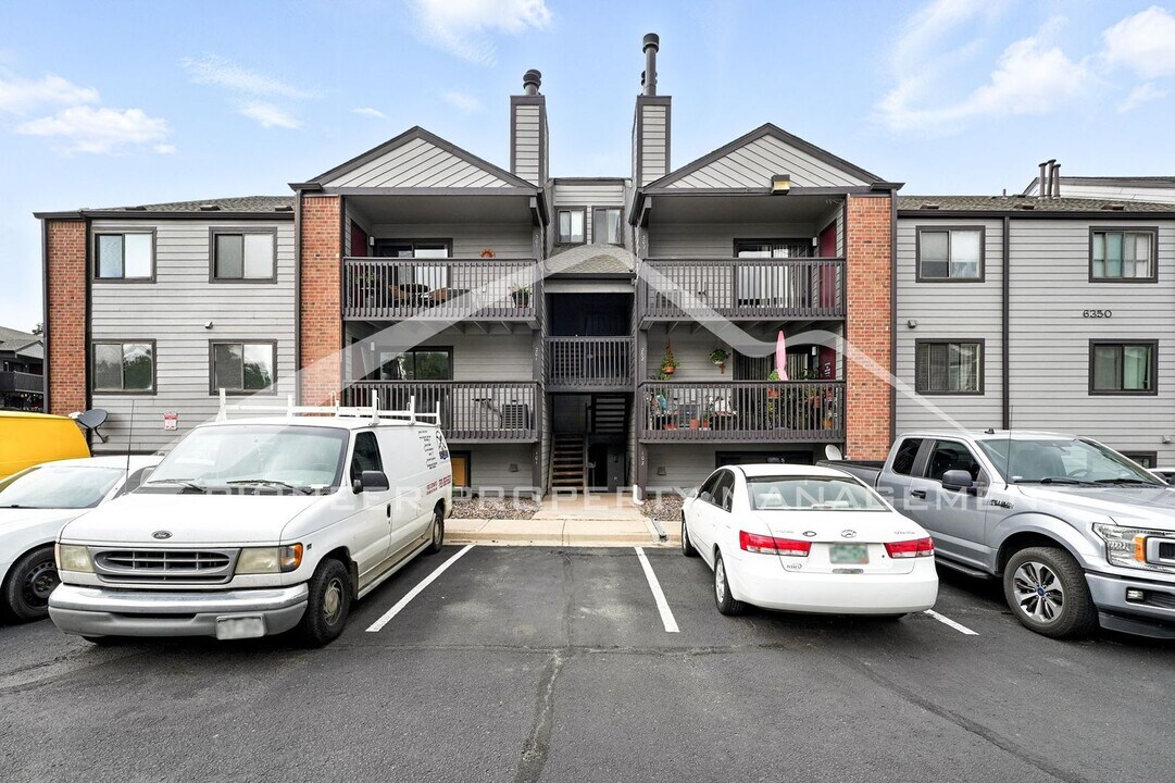 6350 Oak St in Arvada, CO - Building Photo