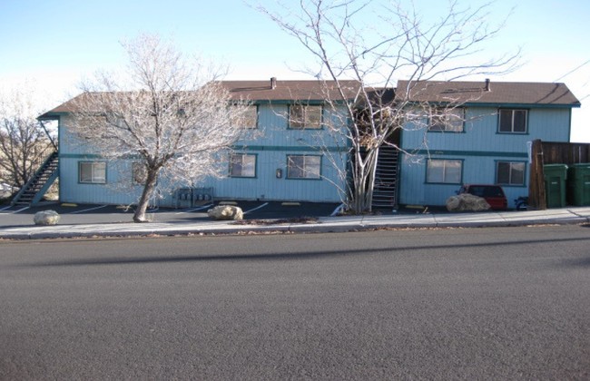 330 Talus Way in Reno, NV - Building Photo - Building Photo