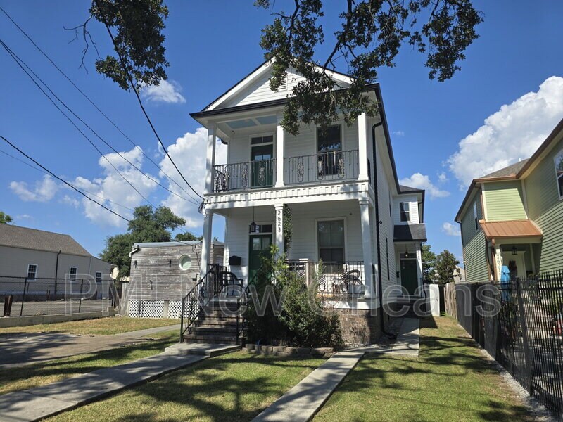 2625 Banks St in New Orleans, LA - Building Photo