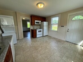 46 Old Amherst Rd in Sunderland, MA - Building Photo - Building Photo