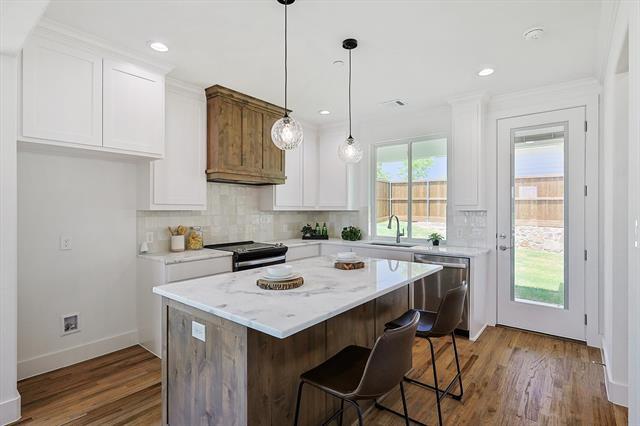 property at 518 Woodside Trl