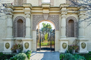 291 Avocado St. in Costa Mesa, CA - Building Photo