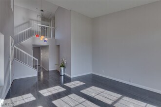 7620 Sea Wind Dr in Las Vegas, NV - Building Photo - Building Photo