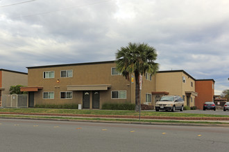 Madison Manor Apartments in El Cajon, CA - Building Photo - Building Photo