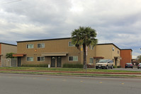 Madison Manor Apartments in El Cajon, CA - Foto de edificio - Building Photo