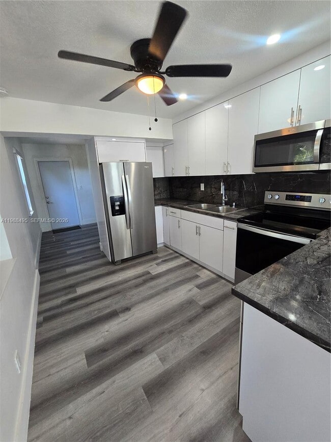 6421 Allen St in Hollywood, FL - Building Photo - Building Photo