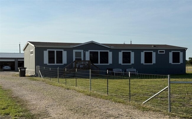 124 Galle Ests Cir in Kingsbury, TX - Building Photo - Building Photo