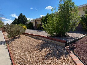 5304 Vicksburg Dr NW in Albuquerque, NM - Building Photo - Building Photo