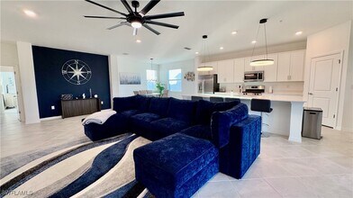 43269 Water Bird Wy in Punta Gorda, FL - Foto de edificio - Building Photo