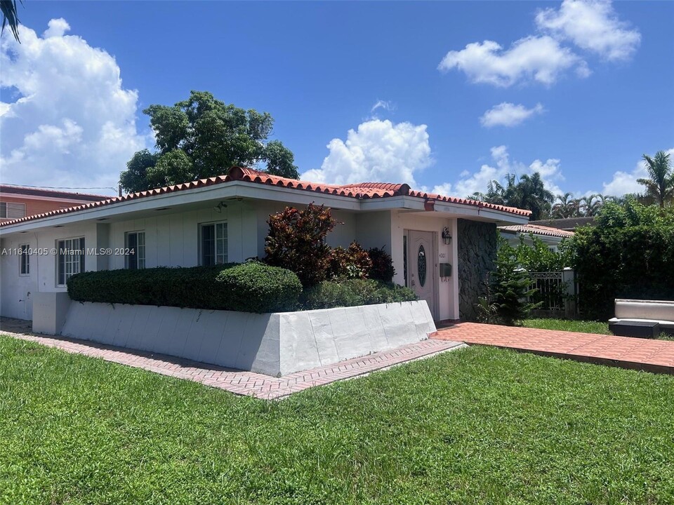 4001 Red Rd in Miami, FL - Building Photo