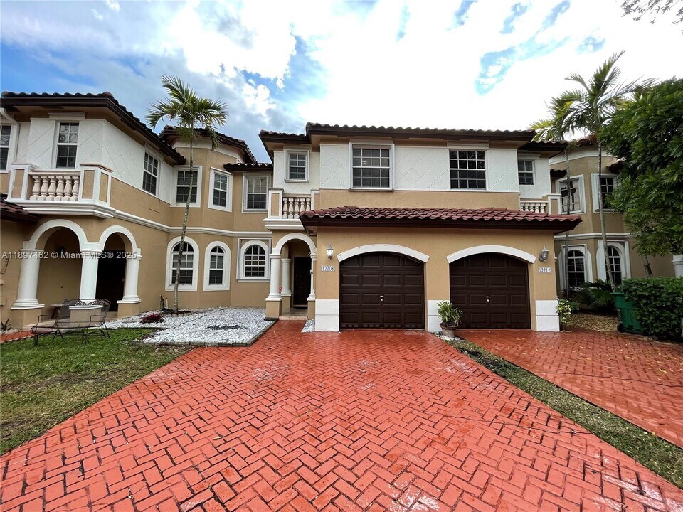 12708 SW 49th Dr in Miramar, FL - Building Photo