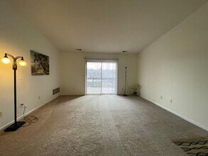 2536 Eagles Cir in Ypsilanti, MI - Building Photo - Building Photo